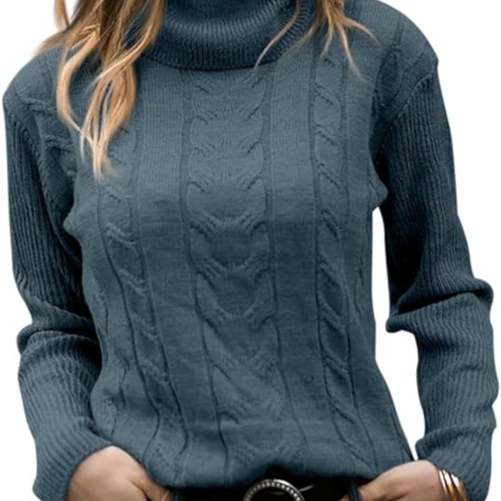 Turtleneck cable knit sweater Small